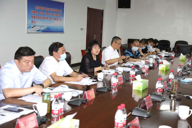 洛陽(yáng)市人大常委會(huì )副主任雷雪芹等一行到萬(wàn)基開(kāi)展“萬(wàn)人助萬(wàn)企”調研活動(dòng)