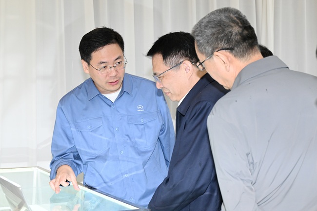 新疆建設兵團黨委、副秘書(shū)長(cháng)、副團長(cháng)毛知兵一行到萬(wàn)基控股集團調研